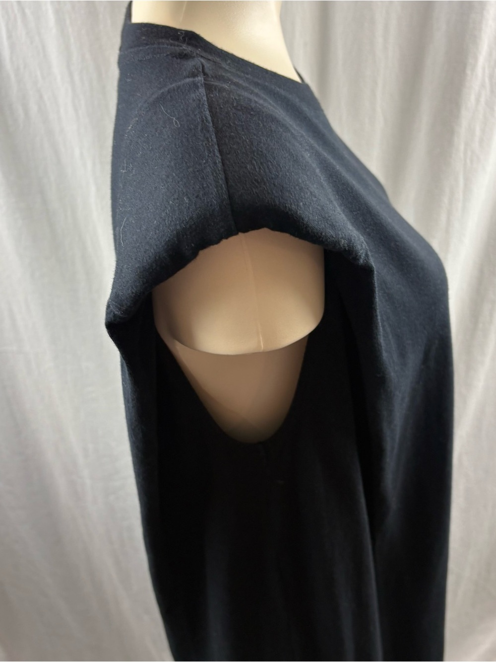 Aritzia Babaton Shoulder Pad Dress, T-Shirt Mini Dress, Black, XS - Picture 7 of 9